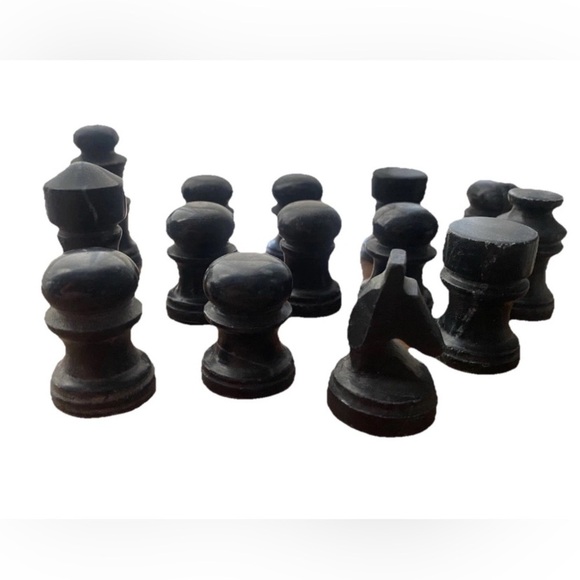 Vintage Black And White Marble Chess Pieces 28 Pieces Total - Picture 10 of 12